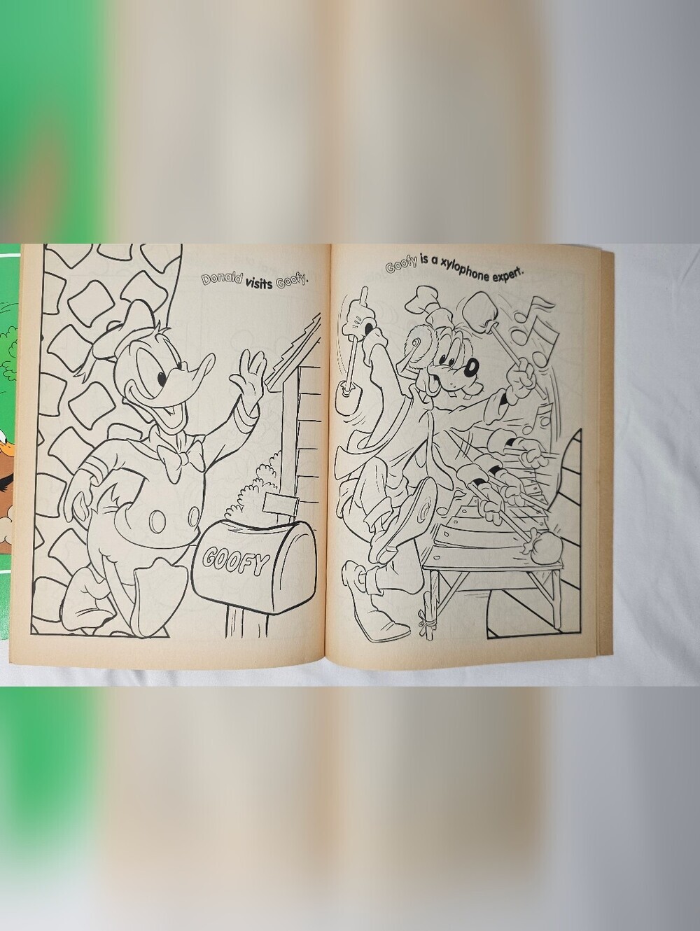 Vintage Looney Tunes Disney Toontown Coloring Books 1990 1995 Goofy Daffy Duck - Picture 8 of 10